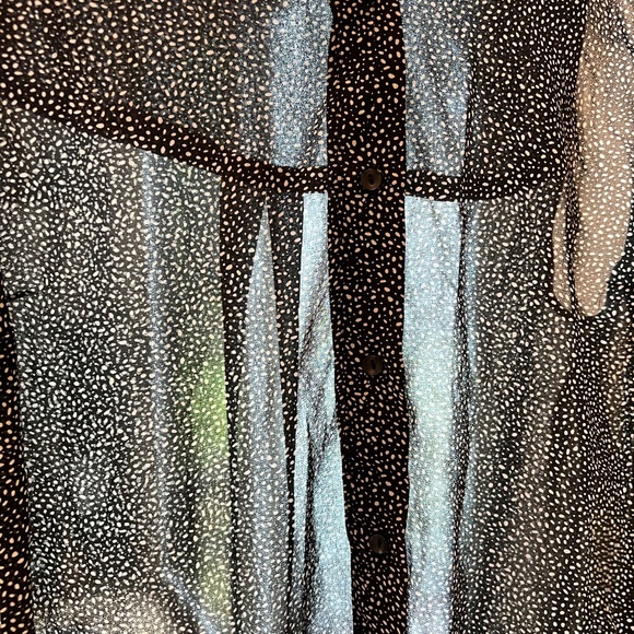 Button down sleeveless blouse - Picture 4 of 4